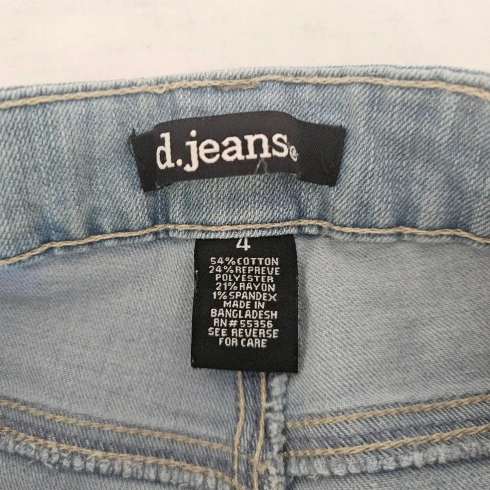 D.Jeans Light Wash Bermuda Shorts Size 4 - Easy Pull-On Coastal Casual Jorts